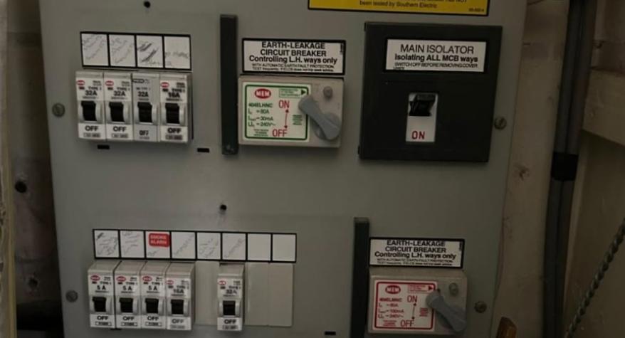 What are the common signs of a faulty fuseboard? Advice for Ringwood homeowners